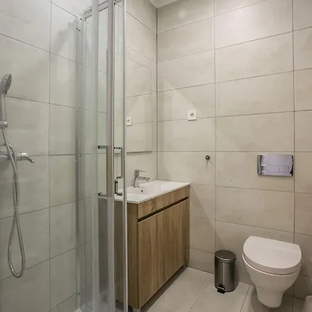 Family Tailor Made Flat In Areeiro 아파트 *