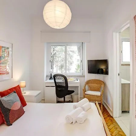 아파트 Family Tailor Made Flat In Areeiro *