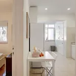 Family Tailor Made Flat In Areeiro Apartament