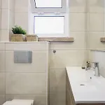 Family Tailor Made Flat In Areeiro Apartament