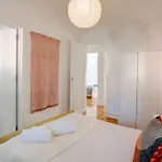 Family Tailor Made Flat In Areeiro Apartament