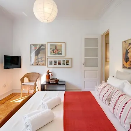 Family Tailor Made Flat In Areeiro * Lisboa