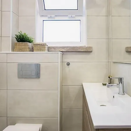 Family Tailor Made Flat In Areeiro Apartmán