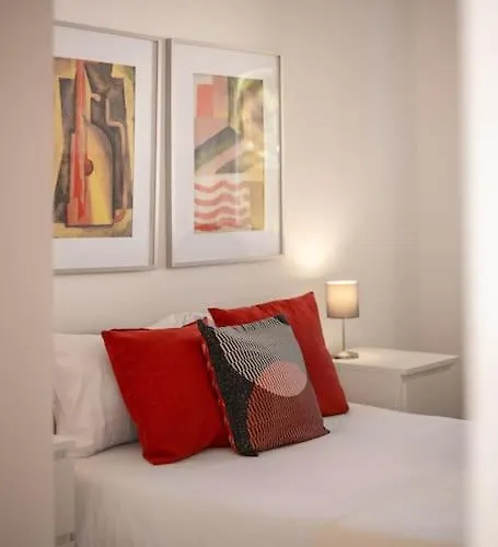 Family Tailor Made Flat In Areeiro