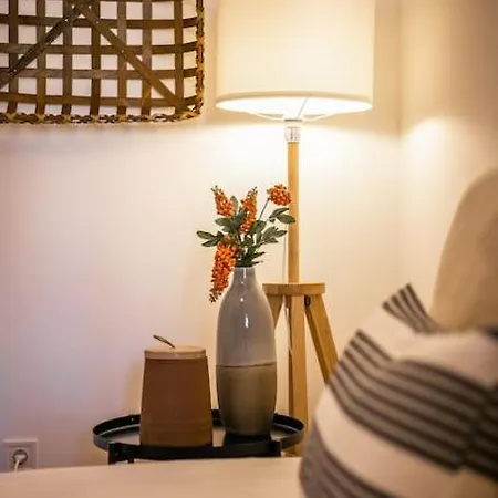 Family Tailor Made Flat In Areeiro 리스본