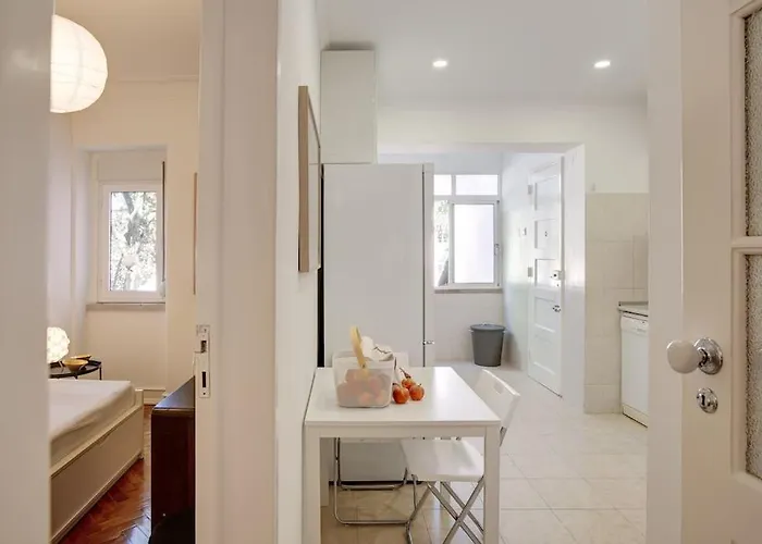 Family Tailor Made Flat In Areeiro 아파트