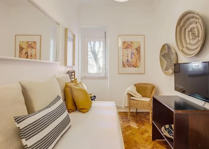 아파트 Family Tailor Made Flat In Areeiro 리스본