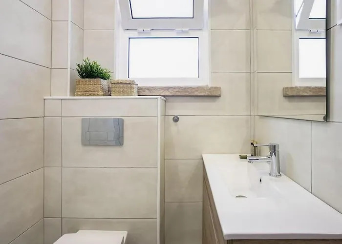 Family Tailor Made Flat In Areeiro 아파트