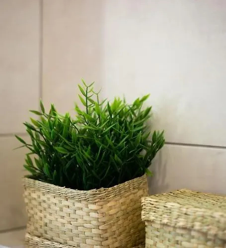 Family Tailor Made Flat In Areeiro 아파트 *