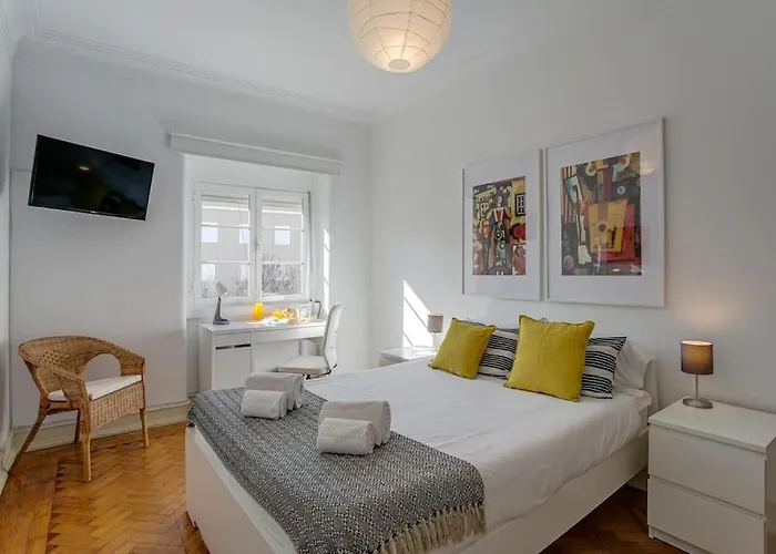 아파트 Family Tailor Made Flat In Areeiro *
